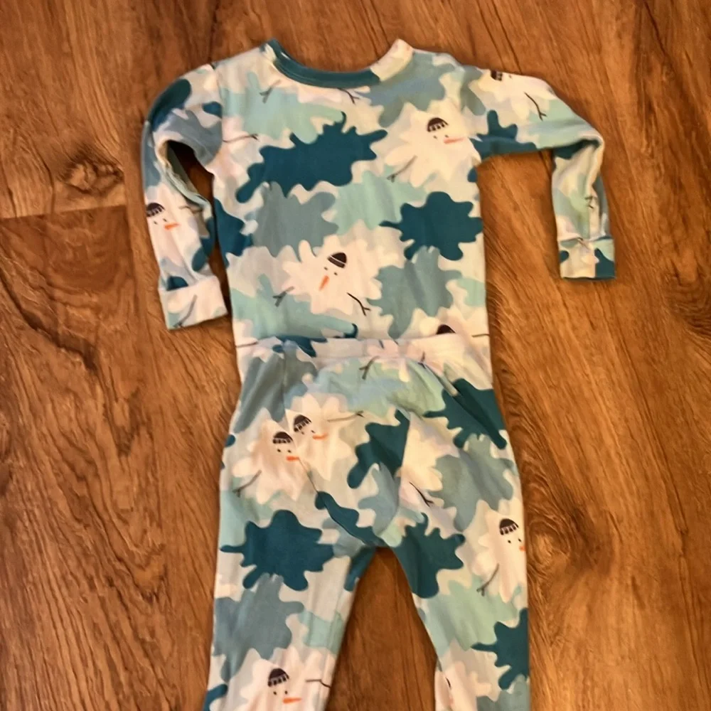 Baby gap 2 years melted snowman 2 piece pajamas